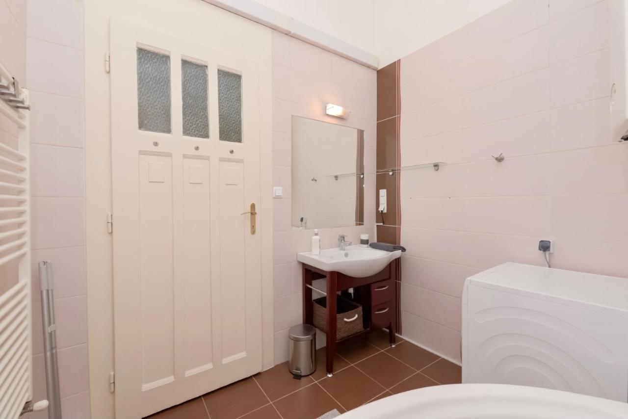Corvina Apartment Budapest With Free Private Parking Exterior foto
